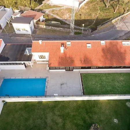 4 Bedroom Luxury - Riverside & Beachside Villa Esposende