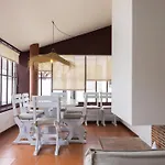 4 Bedroom Luxury - Riverside & Beachside