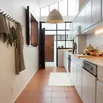 4 Bedroom Luxury - Riverside & Beachside Esposende