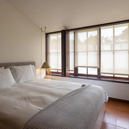 4 Bedroom Luxury - Riverside & Beachside Villa Esposende