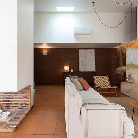 4 Bedroom Luxury - Riverside & Beachside 埃斯波森迪