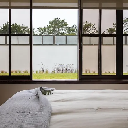 4 Bedroom Luxury - Riverside & Beachside 别墅 *