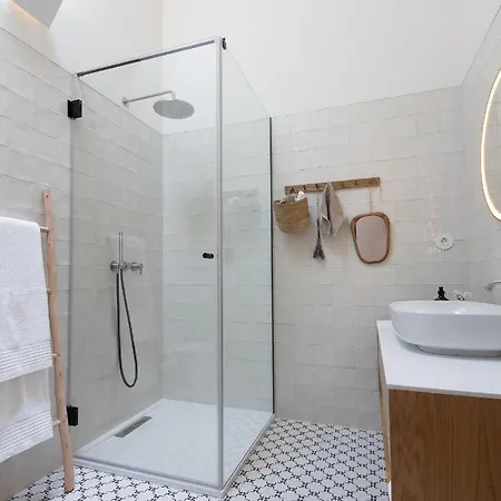 别墅 4 Bedroom Luxury - Riverside & Beachside 埃斯波森迪