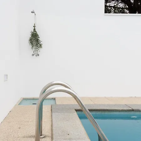 4 Bedroom Luxury - Riverside & Beachside