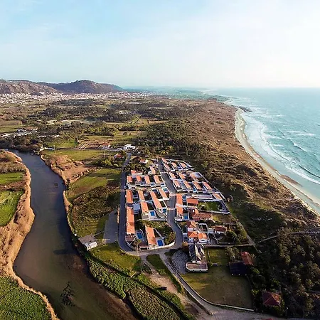 4 Bedroom Luxury - Riverside & Beachside