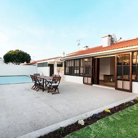 4 Bedroom Luxury - Riverside & Beachside Villa Esposende