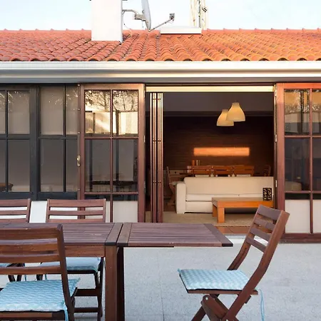 4 Bedroom Luxury - Riverside & Beachside Βίλα *