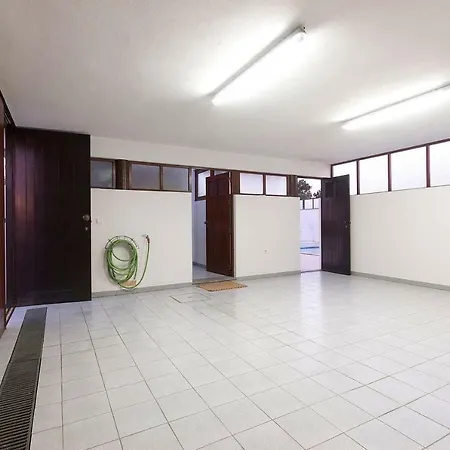 别墅 4 Bedroom Luxury - Riverside & Beachside 埃斯波森迪