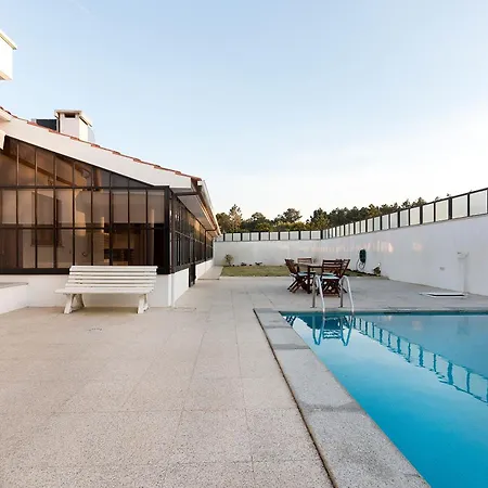 4 Bedroom Luxury - Riverside & Beachside Βίλα *