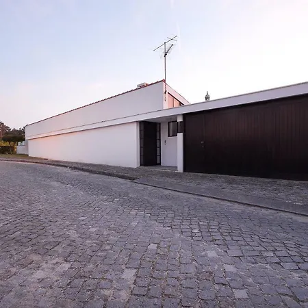 4 Bedroom Luxury - Riverside & Beachside