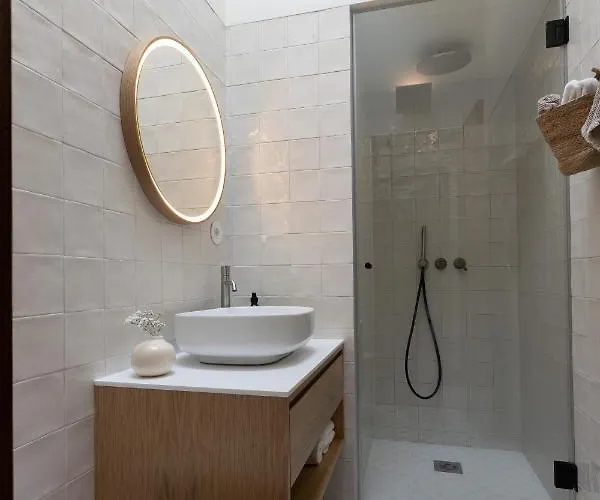 4 Bedroom Luxury - Riverside & Beachside Villa Esposende