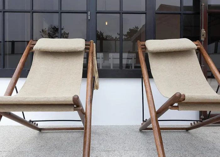 4 Bedroom Luxury - Riverside & Beachside Villa Esposende