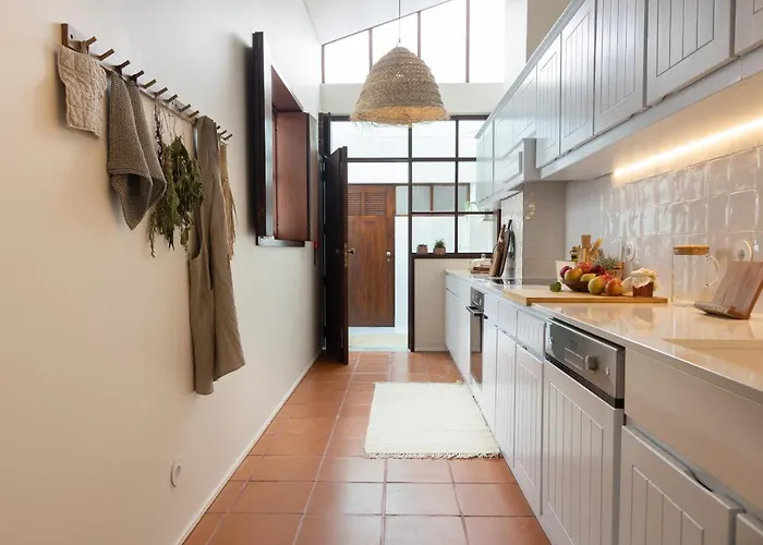 4 Bedroom Luxury - Riverside & Beachside Esposende