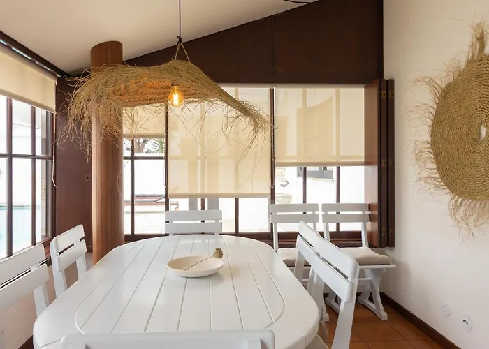 4 Bedroom Luxury - Riverside & Beachside Esposende