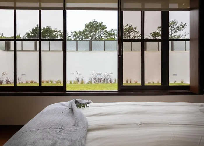 4 Bedroom Luxury - Riverside & Beachside Villa *