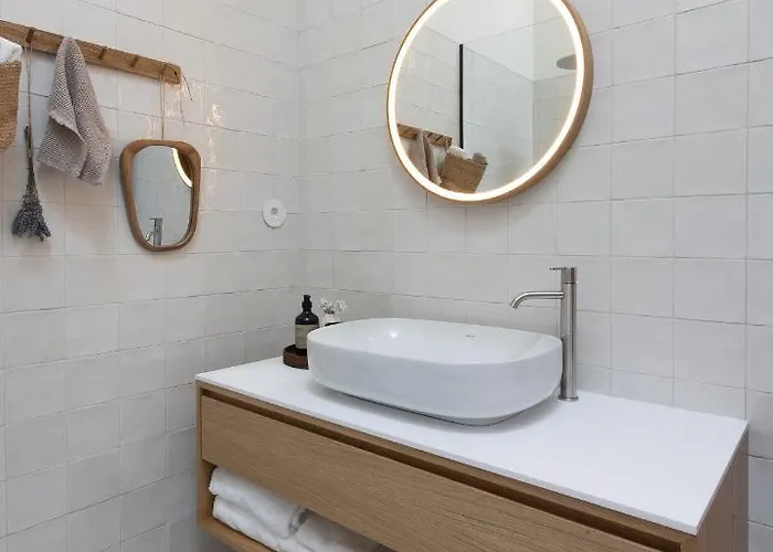 4 Bedroom Luxury - Riverside & Beachside Esposende