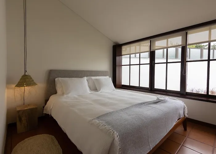 Villa 4 Bedroom Luxury - Riverside & Beachside