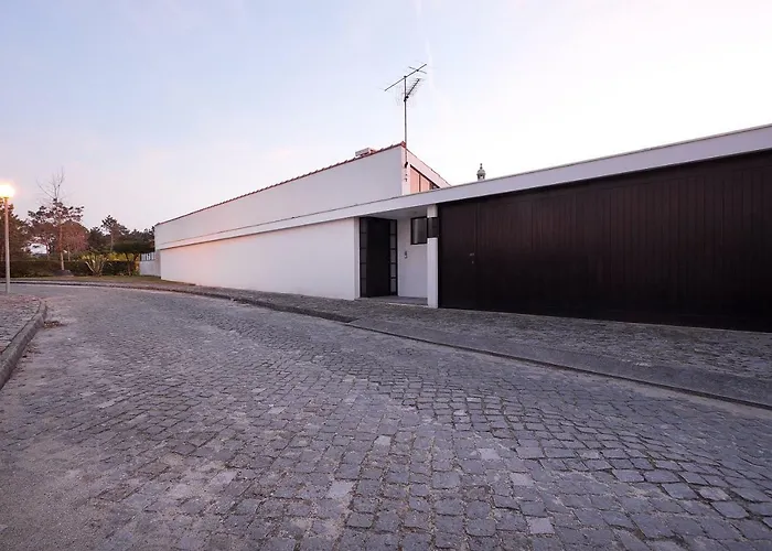 4 Bedroom Luxury - Riverside & Beachside